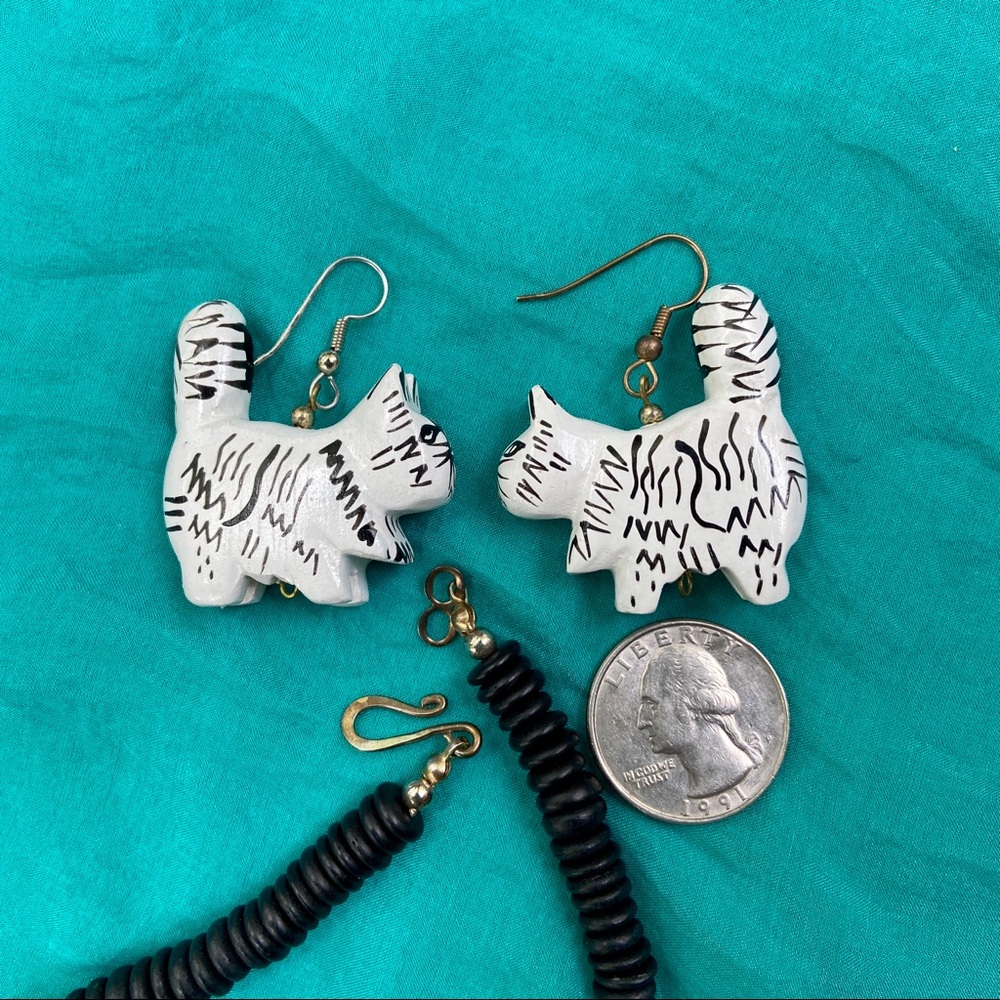 Vintage Beaded Cat Necklace & Earrings Wood Set - Picture 12 of 16